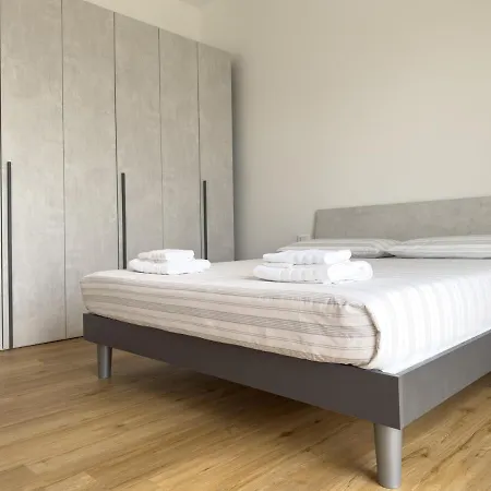 Apartamento Accogliente Trilocale A Bréscia